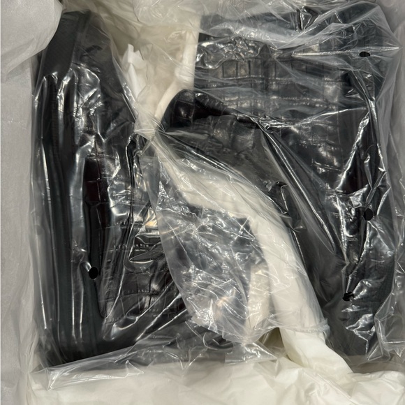 NIB Versace Medusa head hi top - Picture 5 of 7